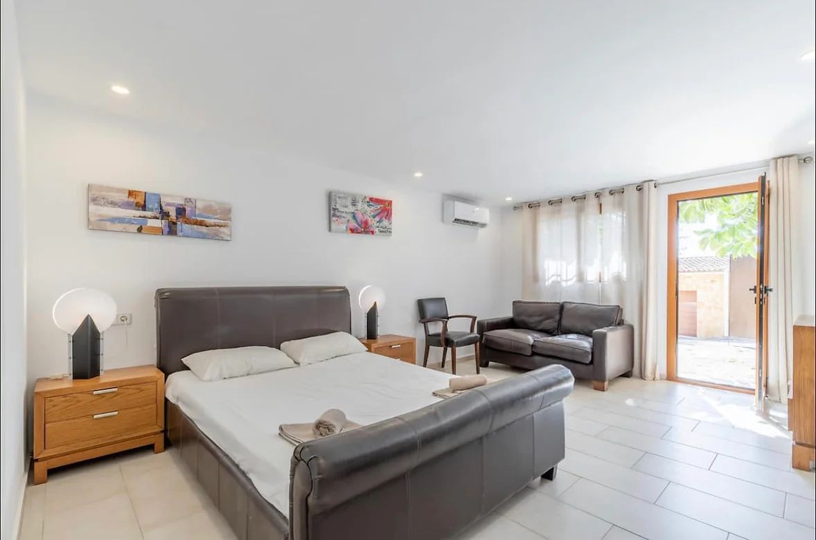 Chalet con 9 dormitorios a la venta en Moraira