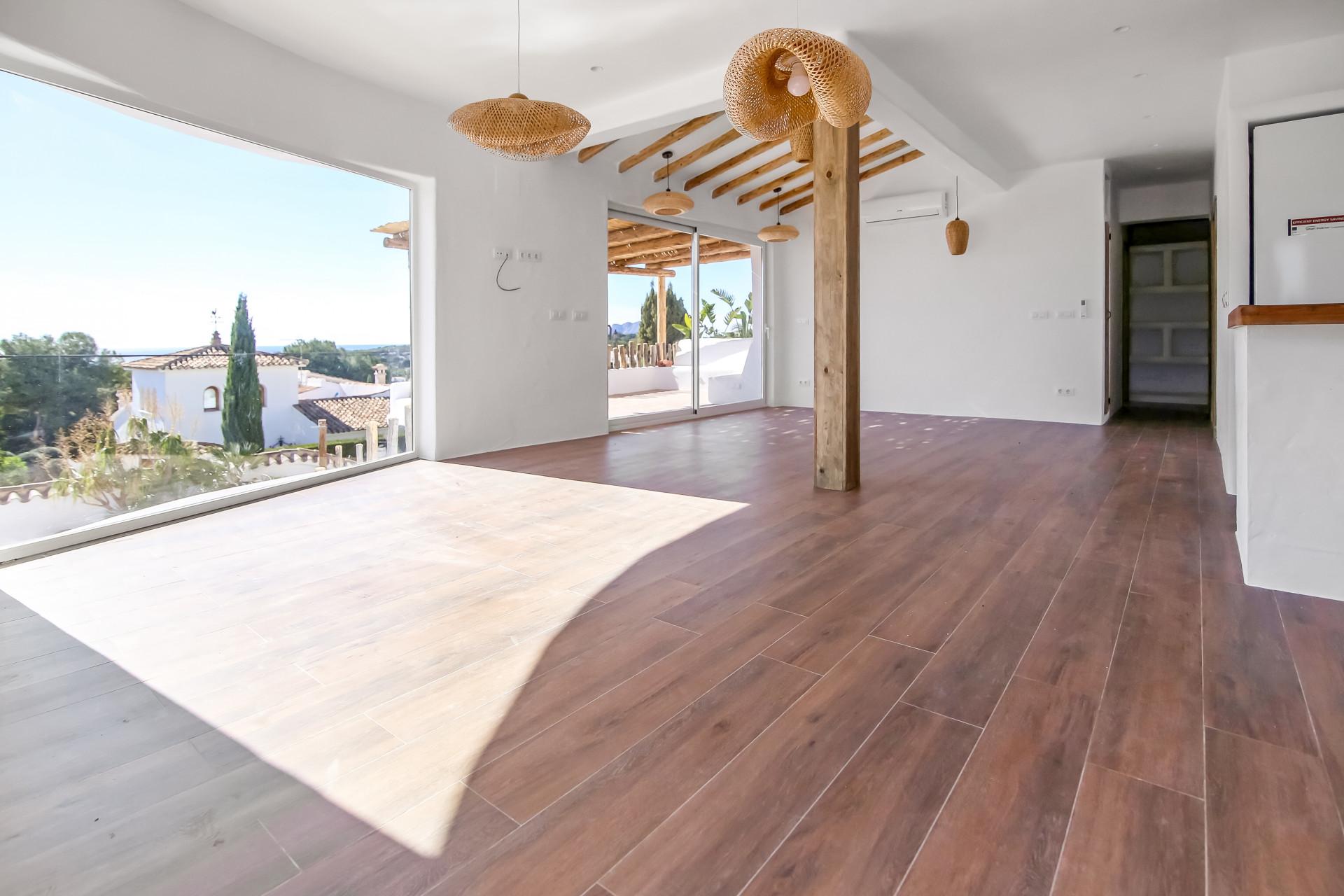 Villa in Ibiza-stijl te koop in Moraira