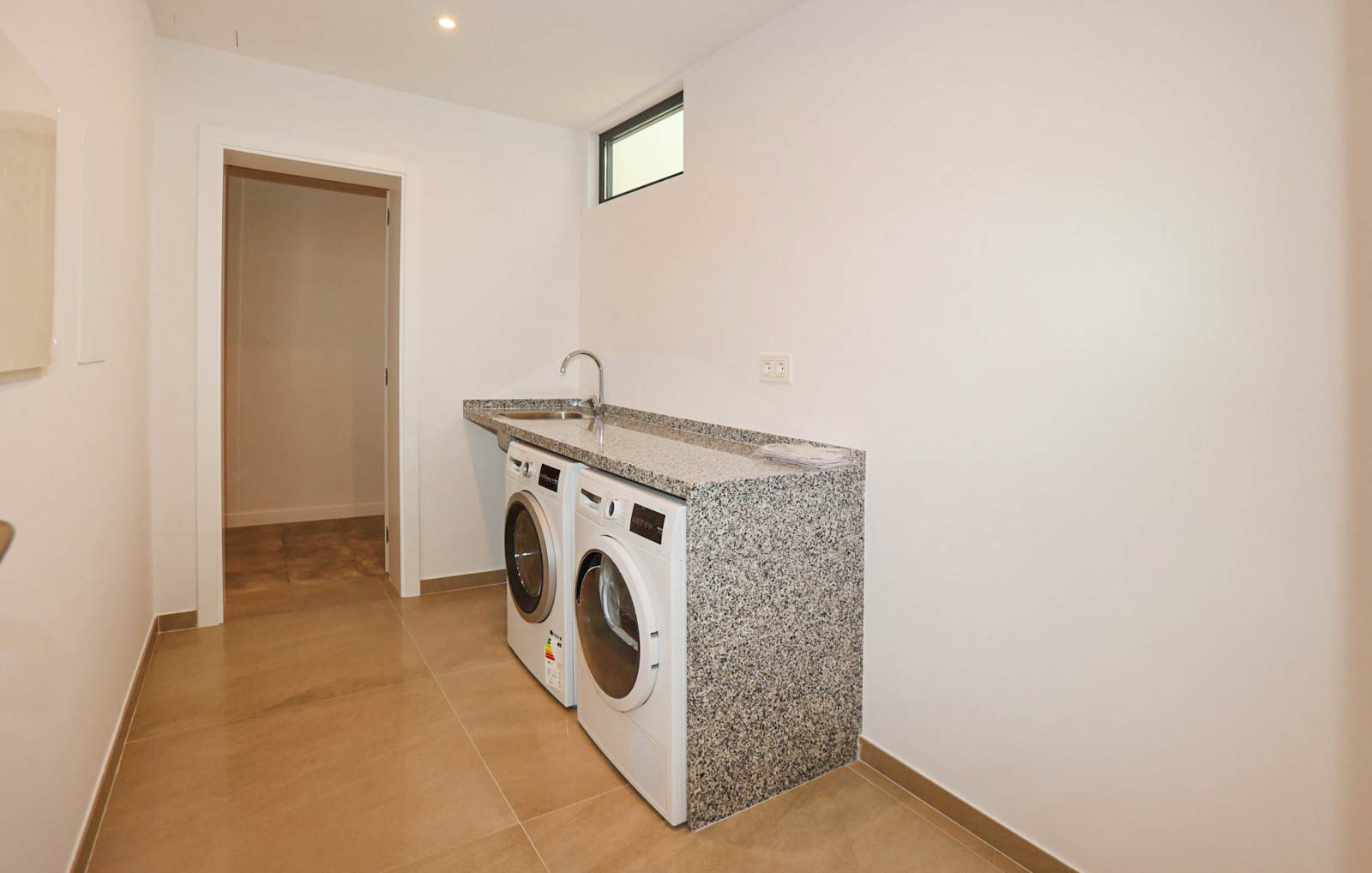 Chalet de obra nueva a la venta en La Fustera