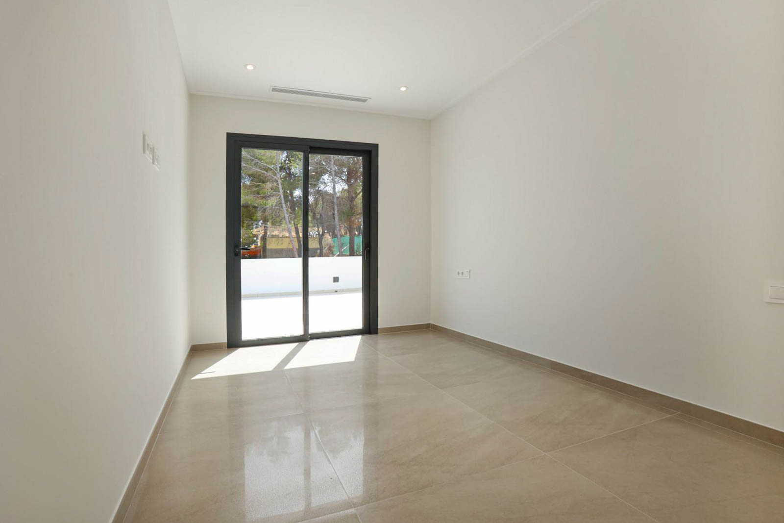 Chalet de obra nueva a la venta en La Fustera