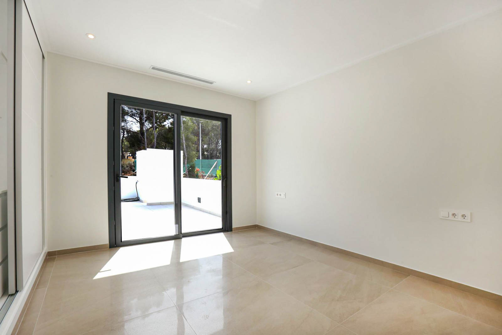 Chalet de obra nueva a la venta en La Fustera