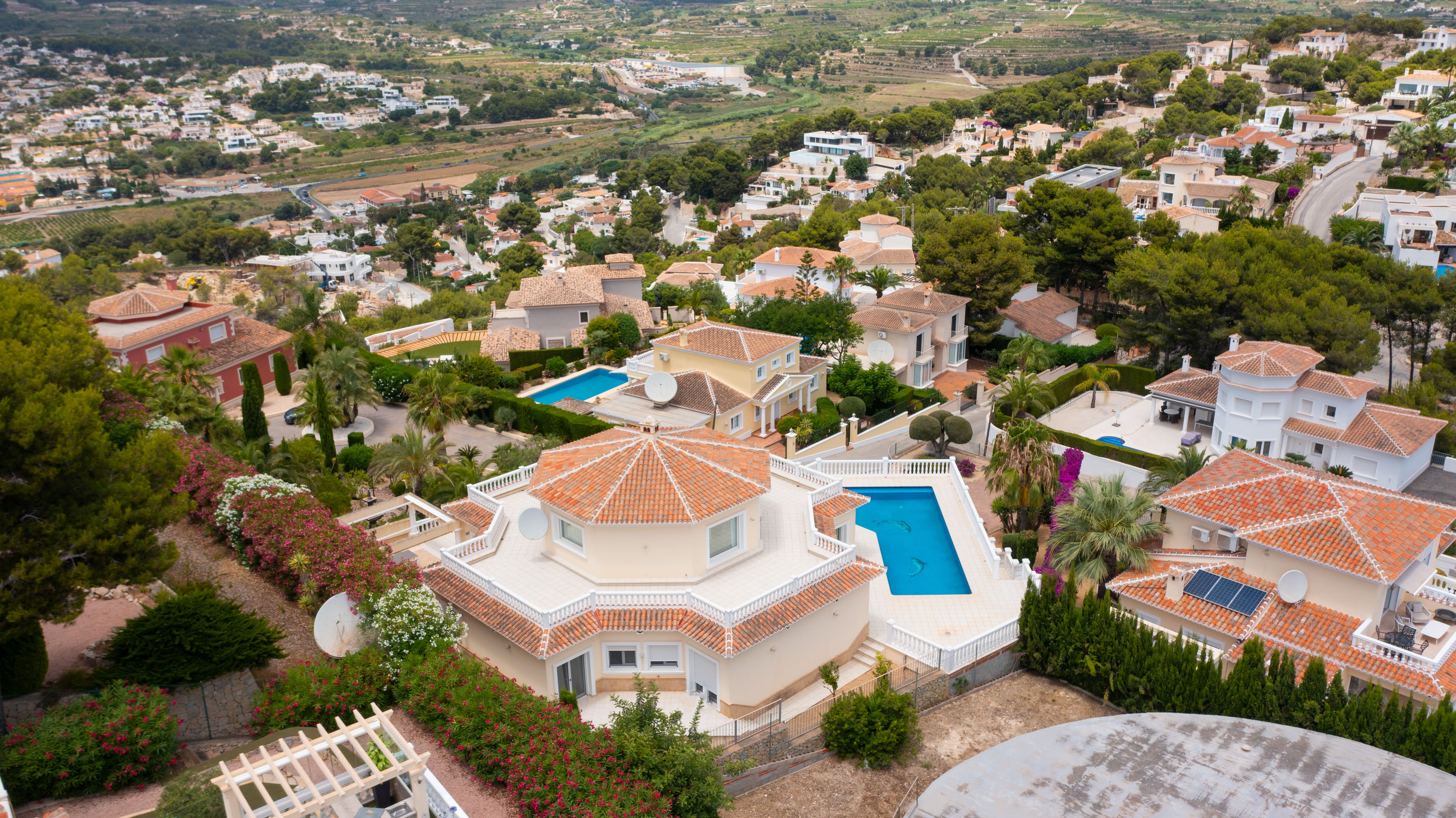 Luxury villa in Arnella