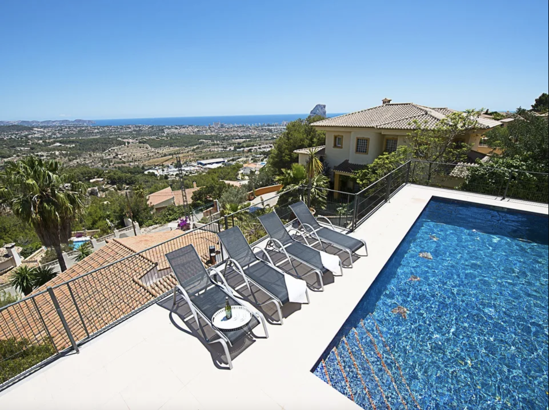 Villa with sea views for sale in Calpe