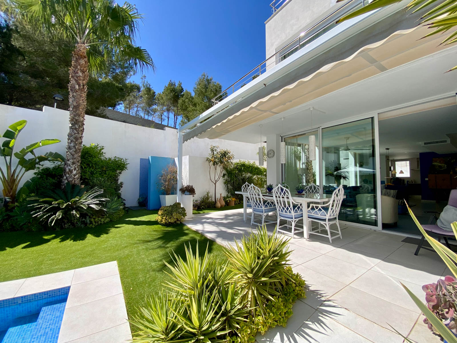 Modern villa for sale in Moraira